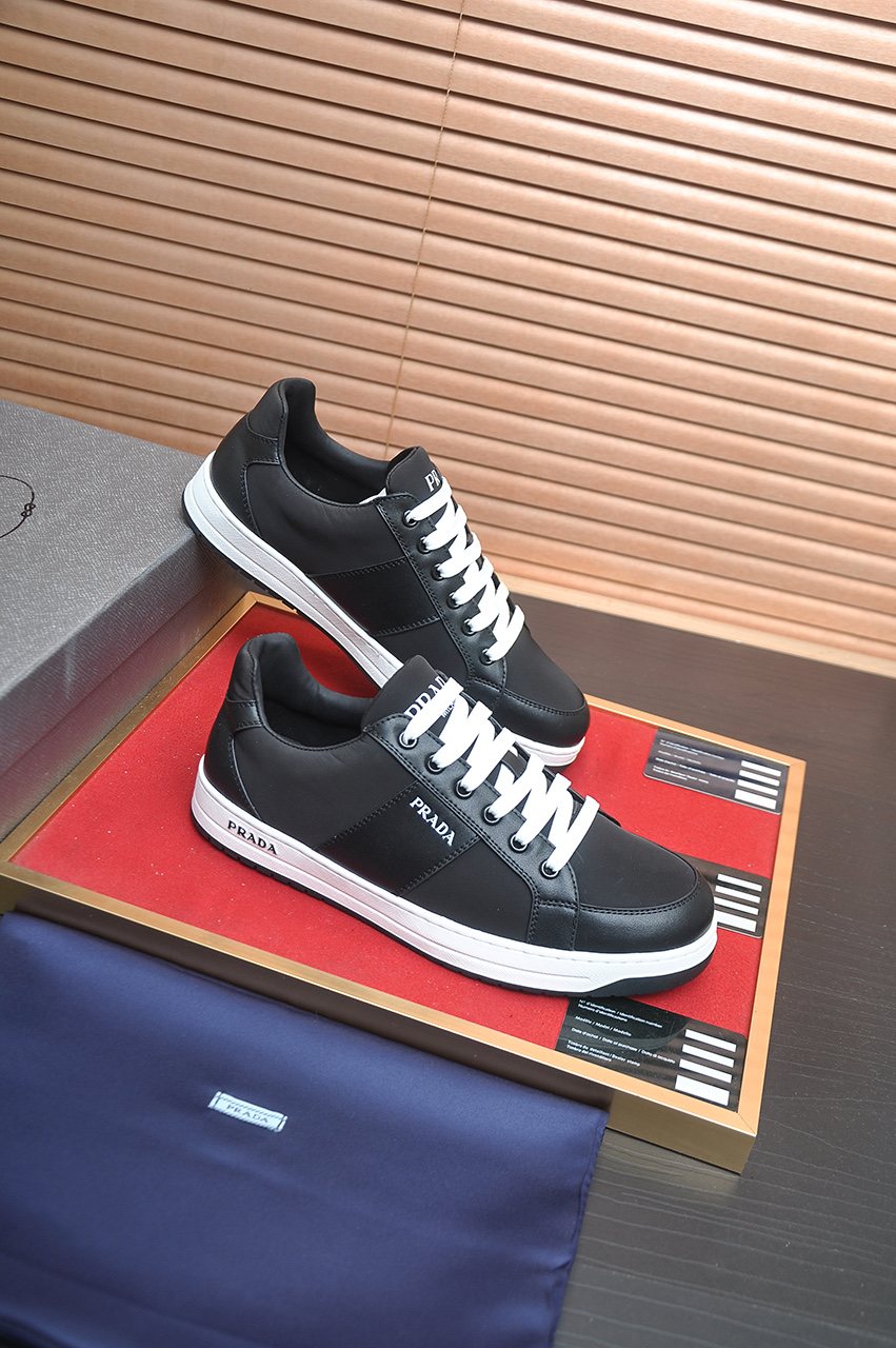 Prada Contrast Lace Low-Top Sneakers